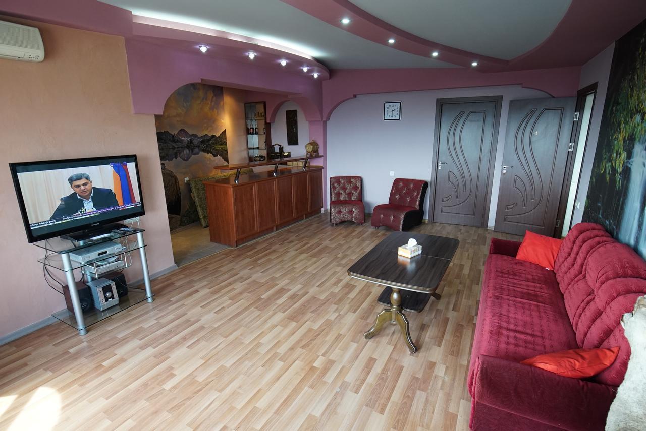 Nice House In The Heart Of The City Ereván Exterior foto